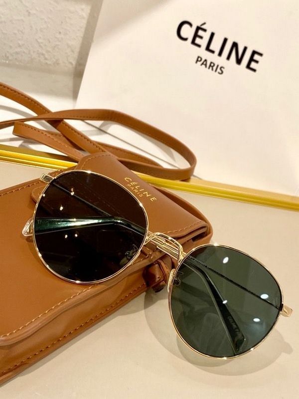 CELINE Sunglasses 62